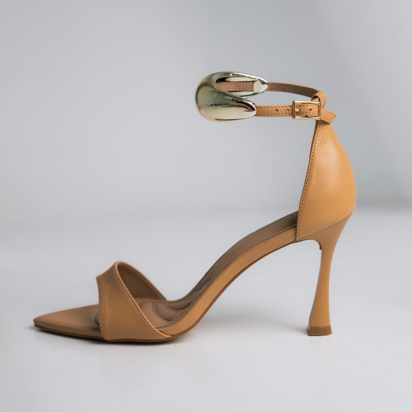 Tona Heel Tan