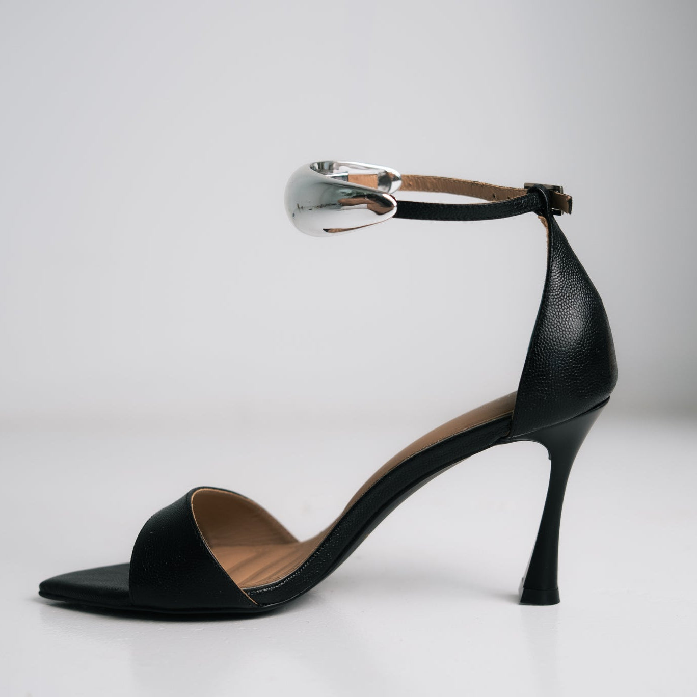 Tona Heel Black
